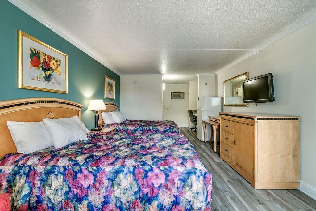 Sea Hawk Oceanfront Motel Миртл-Бич Экстерьер фото