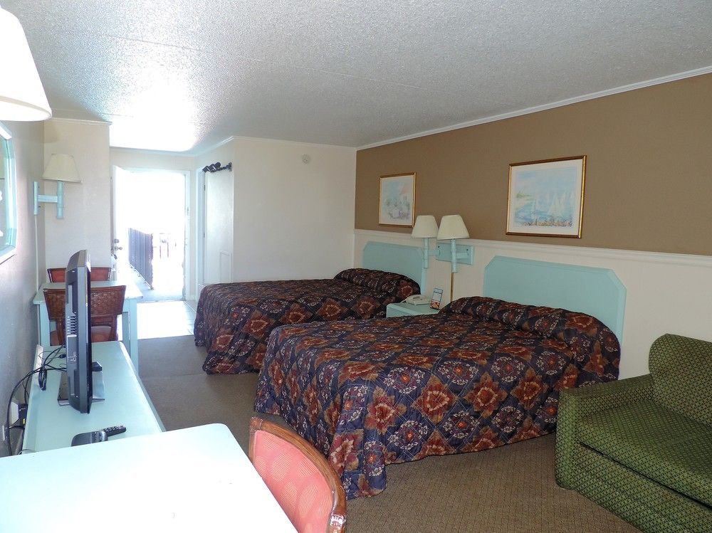 Sea Hawk Oceanfront Motel Миртл-Бич Экстерьер фото
