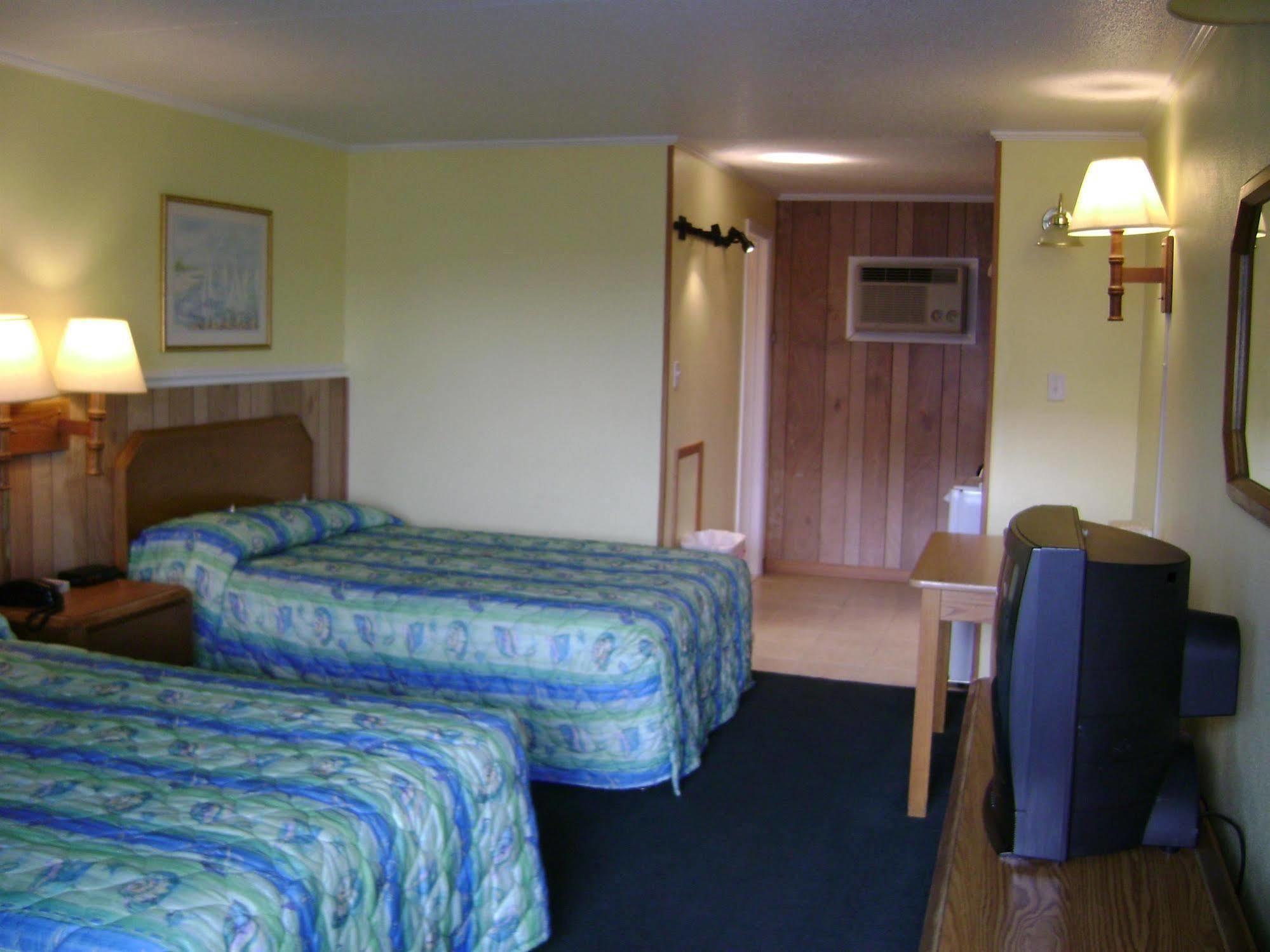 Sea Hawk Oceanfront Motel Миртл-Бич Экстерьер фото