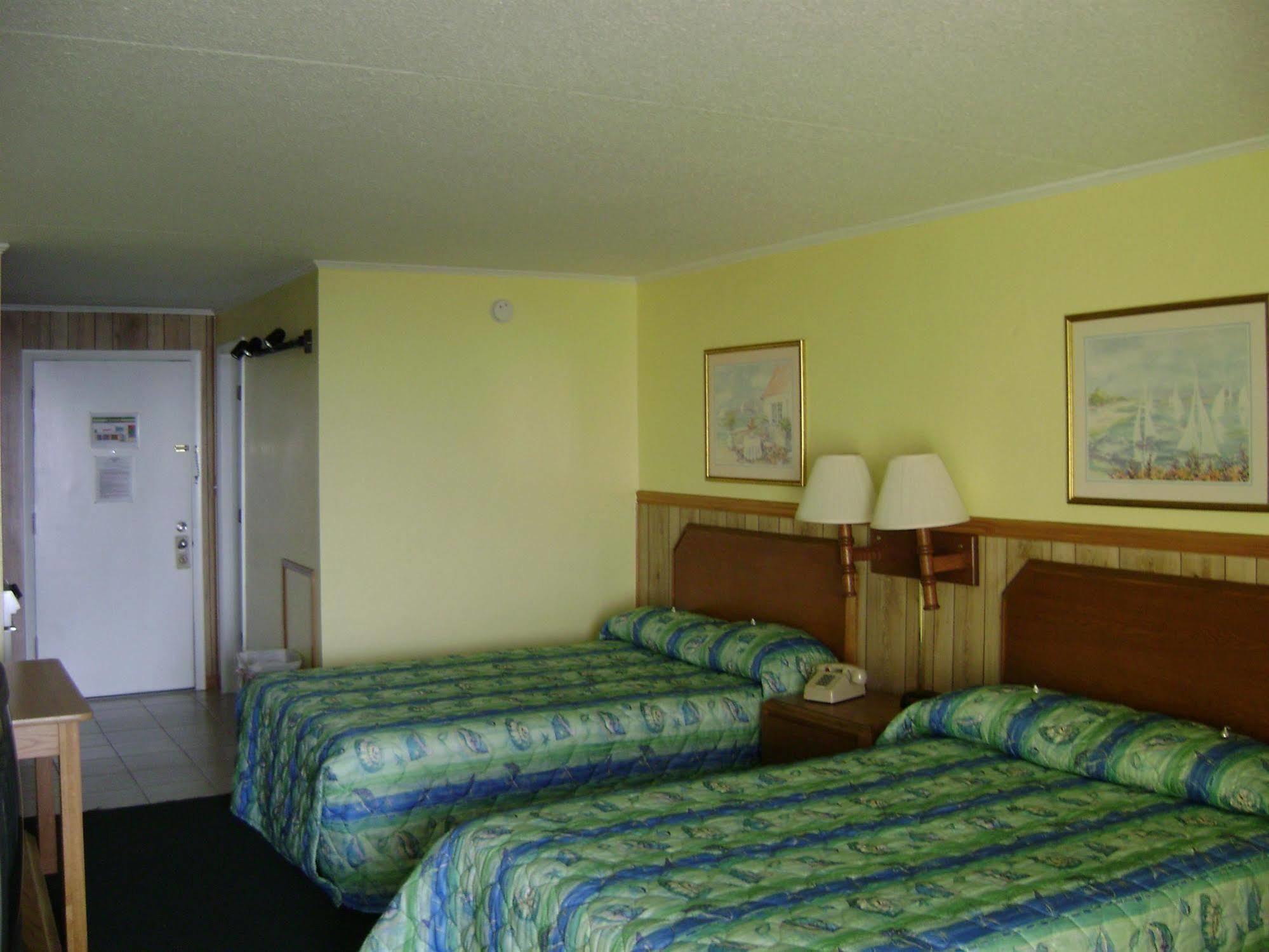Sea Hawk Oceanfront Motel Миртл-Бич Экстерьер фото