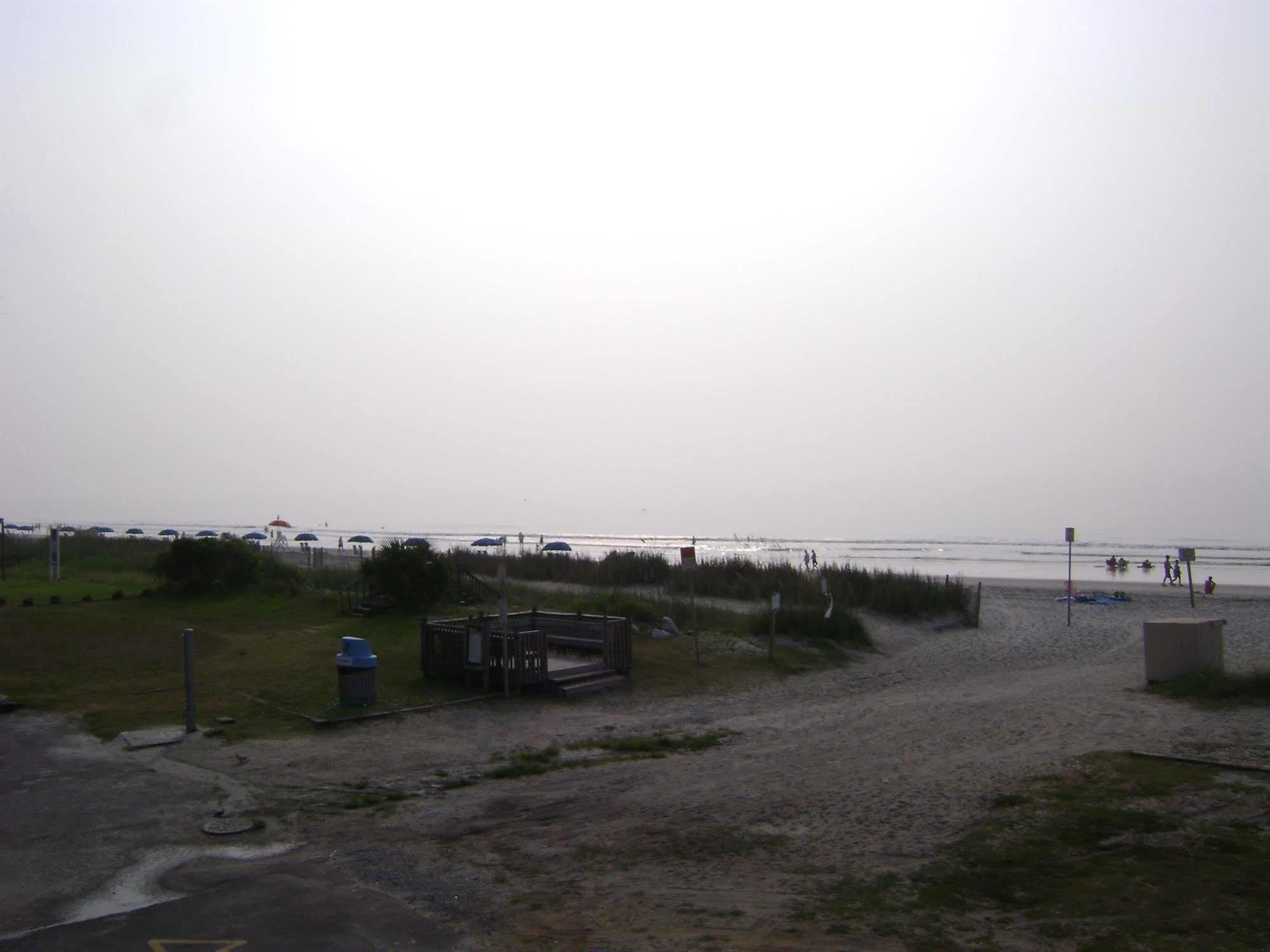 Sea Hawk Oceanfront Motel Миртл-Бич Экстерьер фото