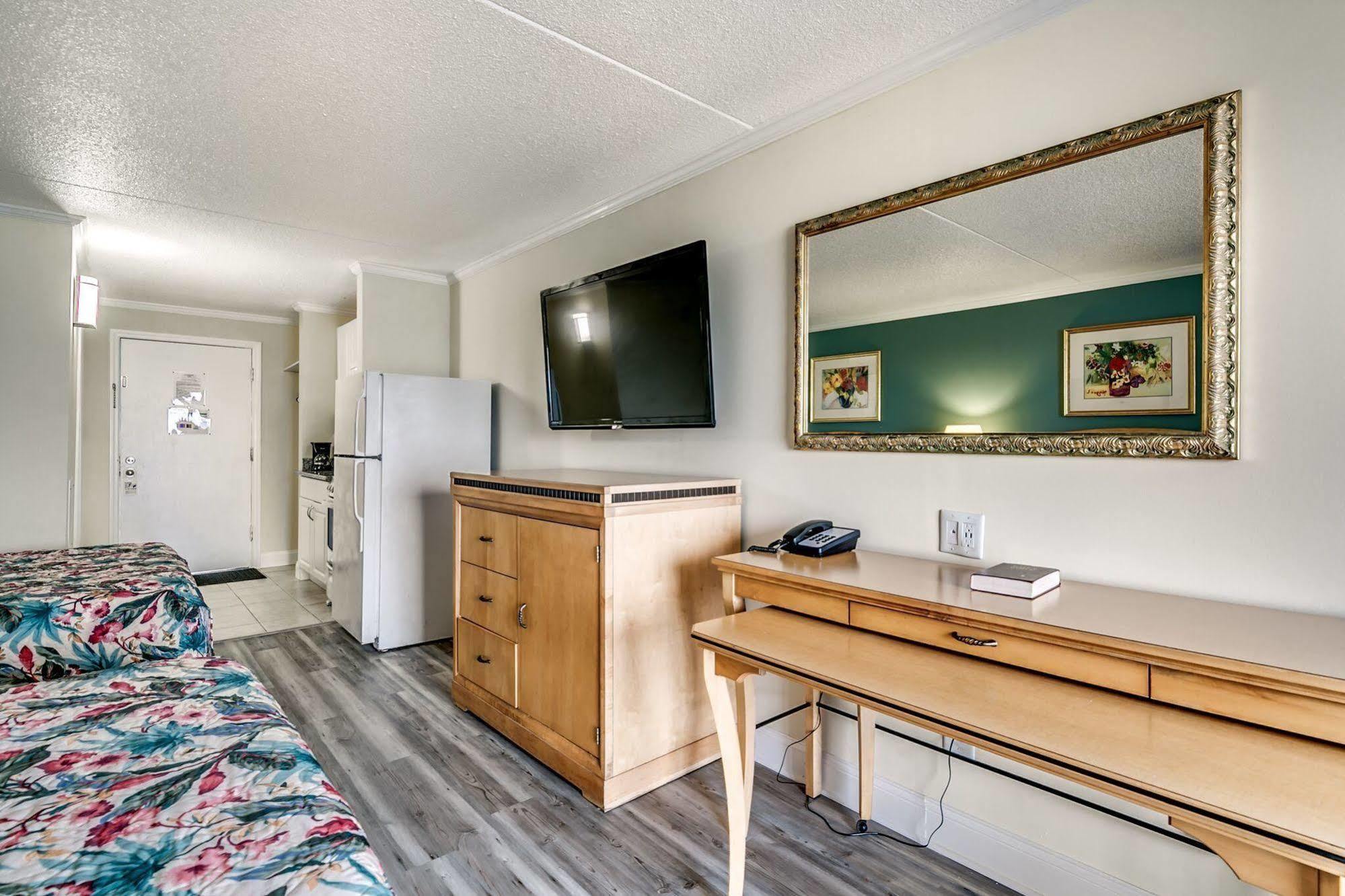 Sea Hawk Oceanfront Motel Миртл-Бич Экстерьер фото